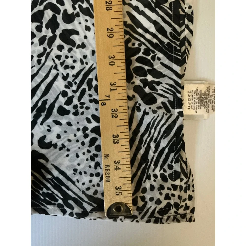 Jaclyn Smith Collection Wrap Scarf Womens OS Black White Excellent Animal Print